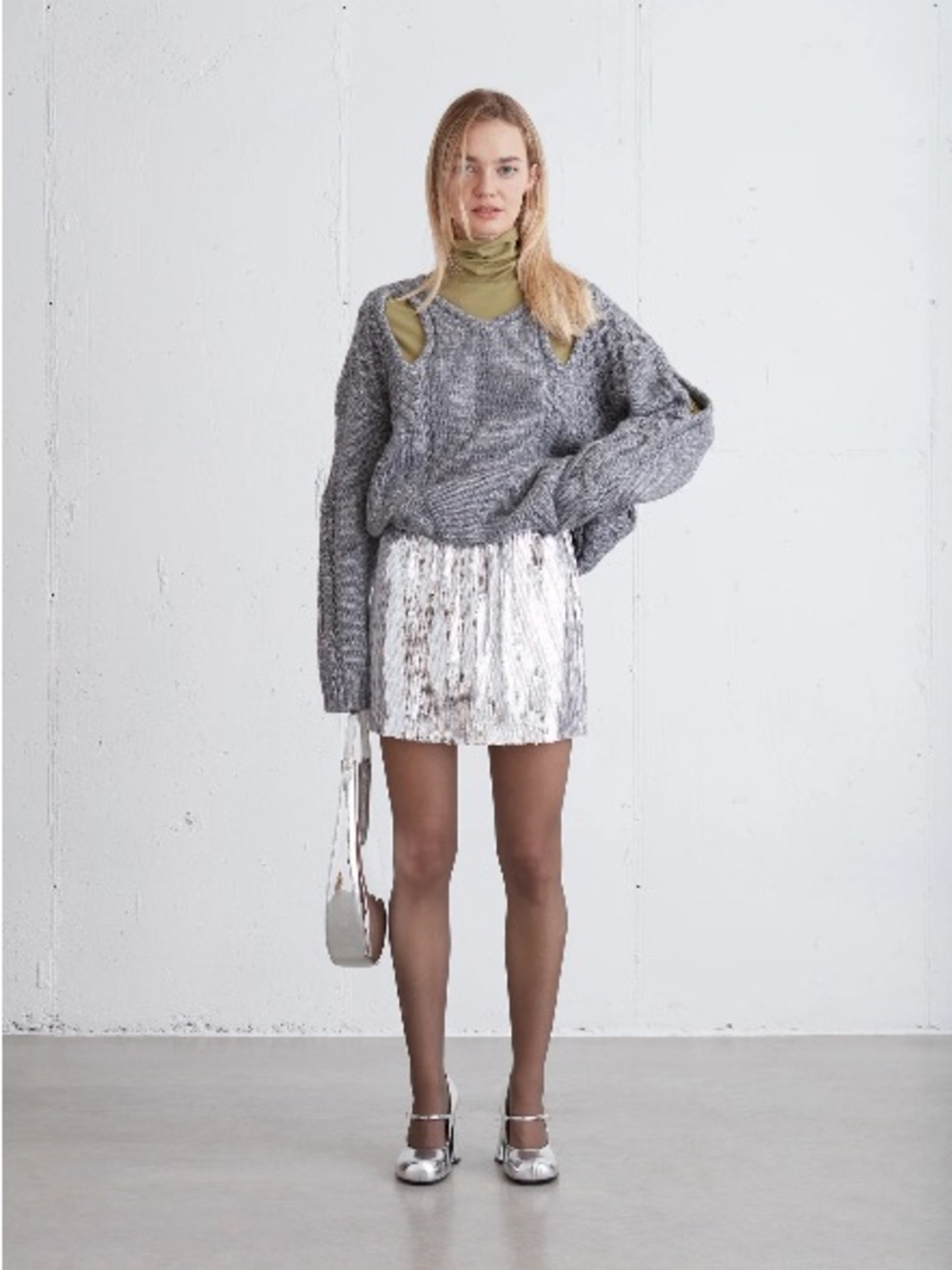 Oak + Fort CHUNKY CABLE KNIT SWEATER WITH CUTOUT